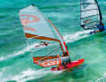 Freeriders Paradies: Die kilometerlangen Schläge bei den Testfahrten sind ein seriöser Job und Genuss zugleich. Das Sailloft Cross bei der Arbeit am Pigeon Point.