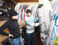 The shop offers good advice and a one-year warranty when buying second-hand, but usually no guarantee.