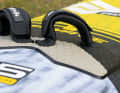 Unter dem Design des F-wave verbirgt sich eine Carbon-Kevlar-Bauweise im Deck.