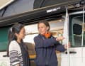 During the briefing, all the functions of the vehicle are shown both inside and out.