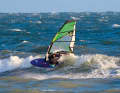 Das Loftsails Wavescape hat eigentlich besondere Stärken bei großen Wellen – verachtet aber auch keine Ostsee-Kost, wie hier am Schönberger Strand.