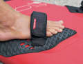 Wedge-shaped pads ensure an ergonomically comfortable stance.