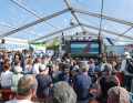 Volles Haus: "Born To Windsurf" lockte am Samstag scharenweise Zuschauer ins Party-Zelt
