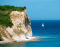 Imposing chalk cliffs instead of paradisiacal sandy beaches. In the Baltic Sea, landscapes such as the cliffs of Rügen are impressive
