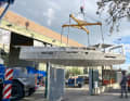 Der Alukasko auf dem Weg in die Werfthalle in Parma. Die Stem 50 feiert auf der Boat Show in Genua im September Weltpremiere.