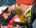 Get help - assistance by radio: Radio medical advice can provide important tips in an emergency. There are many myths about the treatment of hypothermia