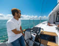 Two helm stations are integrated into the aft side of the cockpit. From there, the helmsman has a good view in all directions and of the sails despite the relatively low position