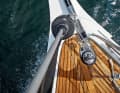 Takes the neck of the gennaker, encloses the anchor and serves as a step: the bowsprit