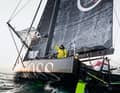 Relentless: il documentario mostra il percorso di Alex Thomson al Vendée Globe 2016/2017, dove ha urtato un pezzo di flotsam mentre era in testa e si è strappato il foil di dritta. Ha continuato a navigare e si è classificato secondo.