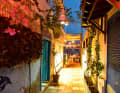 Bodrum est un haut lieu touristique. Des dizaines d'établissements se succèdent dans les ruelles et au bord de l'eau.