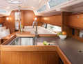 In a comparison of the basic prices, the Bavaria offers the most favourable offer. Length 9.99 m; width 3.42 m; weight 5.3 tonnes. YACHT test: Issue 18/2016