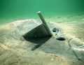 However, even small irregularities in the ground conditions or a changing draft angle can cause the iron to tip on its side, a flunke then protrudes from the ground and the anchor breaks out sooner or later