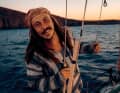 L'insegnante di musica Luke Hartley si è avvicinato alla vela grazie a YouTube e ora si guadagna da vivere.