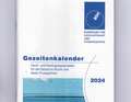 Le calendrier officiel allemand des marées, au format de poche, indique les heures de marée haute dans les localités de référence de la baie d'Allemagne, pour chaque jour de l'année.