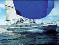 First 33.7 : le design de Berret-Racoupeau de Beneteau a été construit de 1992 à 2004, mais la variante de base était nettement plus orientée vers la navigation, il existait cependant une version sport pimpée avec une quille basse. Longueur de la coque 9,80 m ; largeur 3,40 m ; poids 4,8 t ; à partir d'environ 50.000 euros. Test YACHT : numéro 9/1997