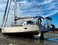 Boréal 44.2: moderno e potente yacht d'altura con chiglia lunga e tavola centrale integrale per il carenaggio. Il dodger fisso fa parte del concetto di blue water di Boréal. Varie versioni di estensione.  Lunghezza 13,90 m; larghezza 4,39 m; peso 13,2 tonnellate; a partire da 831.245 euro. Test YACHT: non disponibile