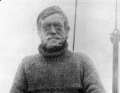 Sir Ernest Shackleton. Il est mort en 1922 lors d'une expédition en Antarctique, en Géorgie du Sud, à bord de la "Quest", à la suite d'un infarctus du myocarde.
