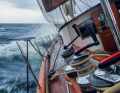 Dès le début de la régate, la flotte de 100 yachts participants se rend compte, avec 30 nœuds de vent de face, que le voyage entre le point le plus au sud et le point le plus au nord de la mer Baltique ne sera pas une simple croisière. De nombreux yachts abandonnent déjà dans cette situation.