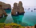 Mouillage devant les rochers de Kleftiko au sud-ouest de Milos