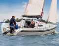 Heeger Meer in Herrlichkeit: le acque della Frisia sono il terreno di gioco ideale per il Sailart 20, anche se ha sufficienti riserve di stabilità per acque più grandi come l'IJsselmeer o il Mar Baltico.