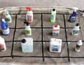 For the test, the convertible top was divided into twelve fields of approximately equal size and the products were applied according to their instructions