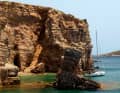 De beaux mouillages sur les falaises du mini-archipel de Makronisi, au large de l'île de Lipsi.