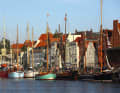Alte Schätze: Der Museumshafen Lübeck ist Heimat von Traditions­seglern und historischen Wasserfahrzeugen.