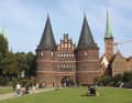 Ein Wahrzeichen Lübecks: Das Holstentor beherbergt das Museum zur Stadtgeschichte.