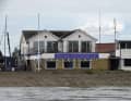 Le club house du club partenaire se trouve sur les rives du Deben