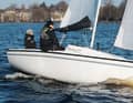 Sailing fun instead of winter blues Despite the low temperatures at the end of November on the Outer Alster, sailing the new boat from East Westphalia was great fun. Although there were one or two crisp gusts to parry, the boat proved to be quite good-natured.