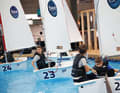 Les plus jeunes visiteurs du salon trouveront leur compte en faisant de la voile en intérieur dans la piscine.