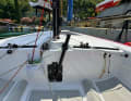 The central hydraulic system regulates the rig tension. The lever is stowed away for sailing.