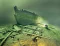 The ‘Glücksburg’ is thought to have sunk in the 18th century. Its hull lies eerily in the depths of the lake.