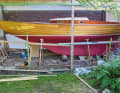 Frank Rinow est devenu champion en 2001 avec son bateau folke nordique. Ce classique a été réalisé avec des planches de mélèze sur des membrures en chêne dans le jardin familial.