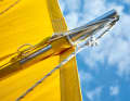 The boomless sail is braced by robust aluminium tube battens.