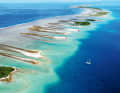 L'archipel des Tuamotu en Polynésie française. Le plus grand atoll corallien du monde est pour beaucoup l'incarnation de la navigation en eau bleue.
