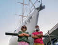 On their journey around the world, the "sailing boys" had to face various challenges. This also included boat building work.