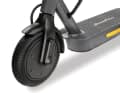 A seconda del modello di scooter, la ruota motrice si trova nella parte anteriore o posteriore ed è dotata di un freno motore elettronico.