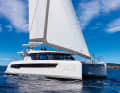 Leopard 42: Die Alternative zum französisch dominierten Markt kommt aus Südafrika. Das voluminöse Design mit Flybridge von Simonis/ Voogd ist durchaus agil, liefert aber nur ein eher schwaches Steuergefühl. Rumpflänge 12,67 m; Breite 7,04 m; Gewicht 12,5 t; ab 629.510 Euro.