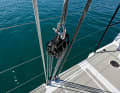 The backstay is an important trimming instrument on board, the tensioner is strong.