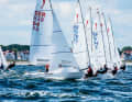 I campi di regata direttamente di fronte al mare di Warnemünde sono l'area ideale per le competizioni sportive di tutte le classi di imbarcazioni con vento e onde fresche.