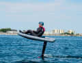 Bruhn, sur la planche E-Foil, a rapidement pris le coup de main.