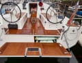 Jeanneau Sun Odyssey 380 : le hayon arrière, relativement petit, est assez haut au-dessus de la surface de l'eau. Ce n'est un avantage que lorsqu'il y a des vagues.
