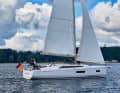 Beneteau Oceanis 37.1: Die Französin tritt in der sportlichen Ausführung namens „First Line“ zum Vergleich an und verschafft sich damit Vorteile.