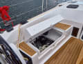 Hanse 360: The floor of the two-cabin boat is cut out. Enough space for all fenders.