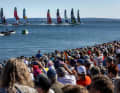 Die Segel-Formel-1 gastiert erneut in Sassnitz auf Rügen. Der vorherrschende Westwind ist ablandig und garantiert Top-Racing-Bedingungen bei flachem Wasser. Letztes Jahr wurde der SailGP-Geschwindigkeitsrekord geknackt. 103 km/h!