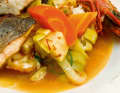 Im Jahr 1980 einigten sich 17 Marseiller Gastronomen in einer Charta auf verbindliche Standards für die „echte“ Bouillabaisse.