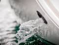 A tell-tale coolant spray: Once the engine has started, check the coolant spray. Sufficient coolant must flow even when the engine is idling. If it is merely dripping and sounds hollow, there is a problem.
