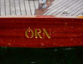 Le nom du bateau est inscrit en lettres Art nouveau de l'époque sur le tableau arrière.