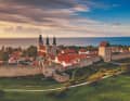 Die mittelalterliche Stadtmauer von Visby auf der schwedischen Ostseeinsel Gotland gehört zu den am besten erhaltenen Stadtbefestigungen in Europa.